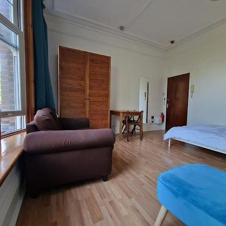לונדון Bright Well Located Studio Flat מראה חיצוני תמונה