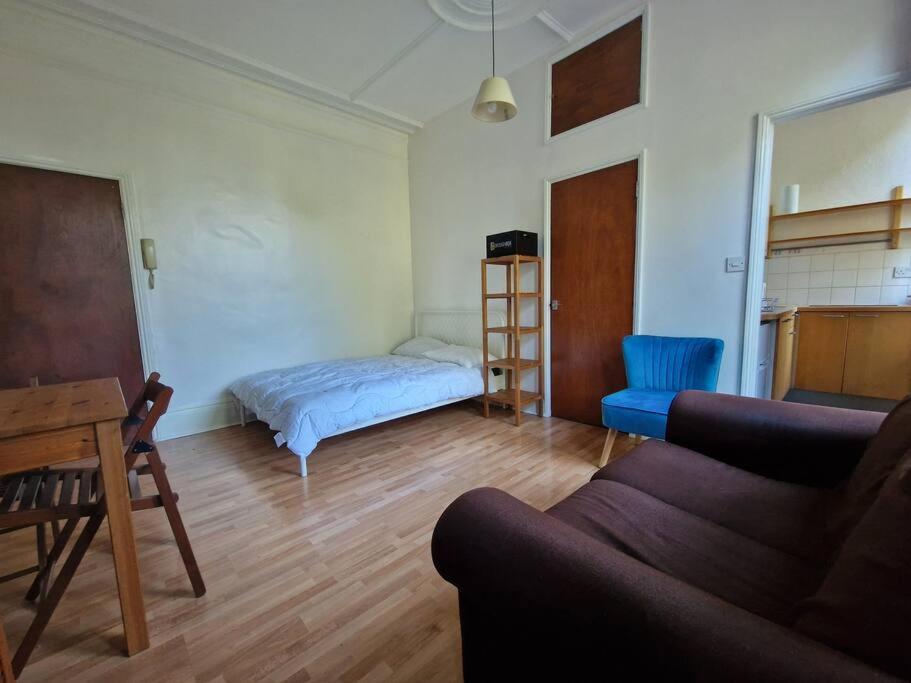 לונדון Bright Well Located Studio Flat מראה חיצוני תמונה