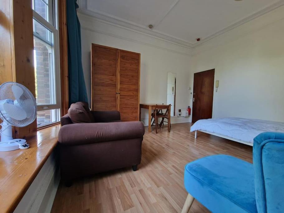 לונדון Bright Well Located Studio Flat מראה חיצוני תמונה